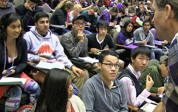 undergraduates in biology class