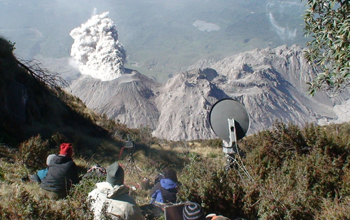 Doppler radar observations of regular (hourly) explosions from Santiaguito's Caliente dome