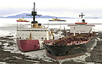 2 ships at McMurdo Station in January 2005