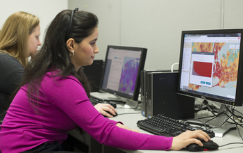 students at a computer using Social Explorer