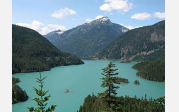 Photo of Lake Diablo in the Cascades.