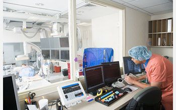 Photo of a researcher in a lab.