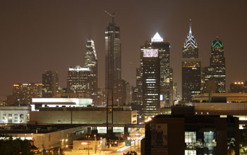 Photo of the Philadelphia skyline at night