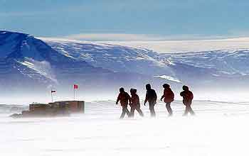 Harsh conditions of the Beardmore Camp