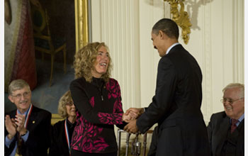 Photo of Elaine Fuchs receiving the National Medal of Science from President Barack Obama.