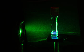 Silicon quantum dots re-emitting higher-energy blue light