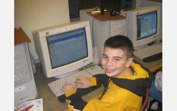 A 5th grade student gets a sneak peak of the ben.clusty.com Web portal