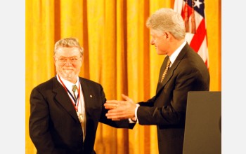 Don Anderson receives the Medal of Science from President Clinton.
