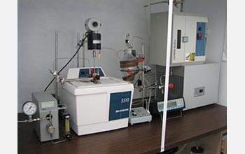 Photo of the UEE small-scale algae oil biodiesel production system that uses a solid catalyst.