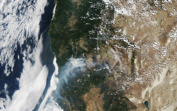 satelite photo from August 2014 showing large wildfires burning in Northern California.