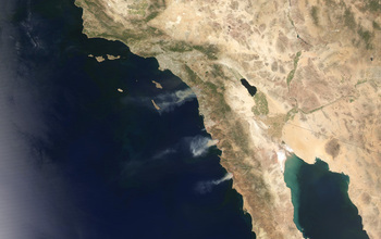 satelite photo showing large, fast-moving wildfires in Southern California in May 2014