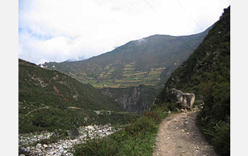 Photo of mountains in China that flank the Min River near the epicenter of the Wenchuan quake.