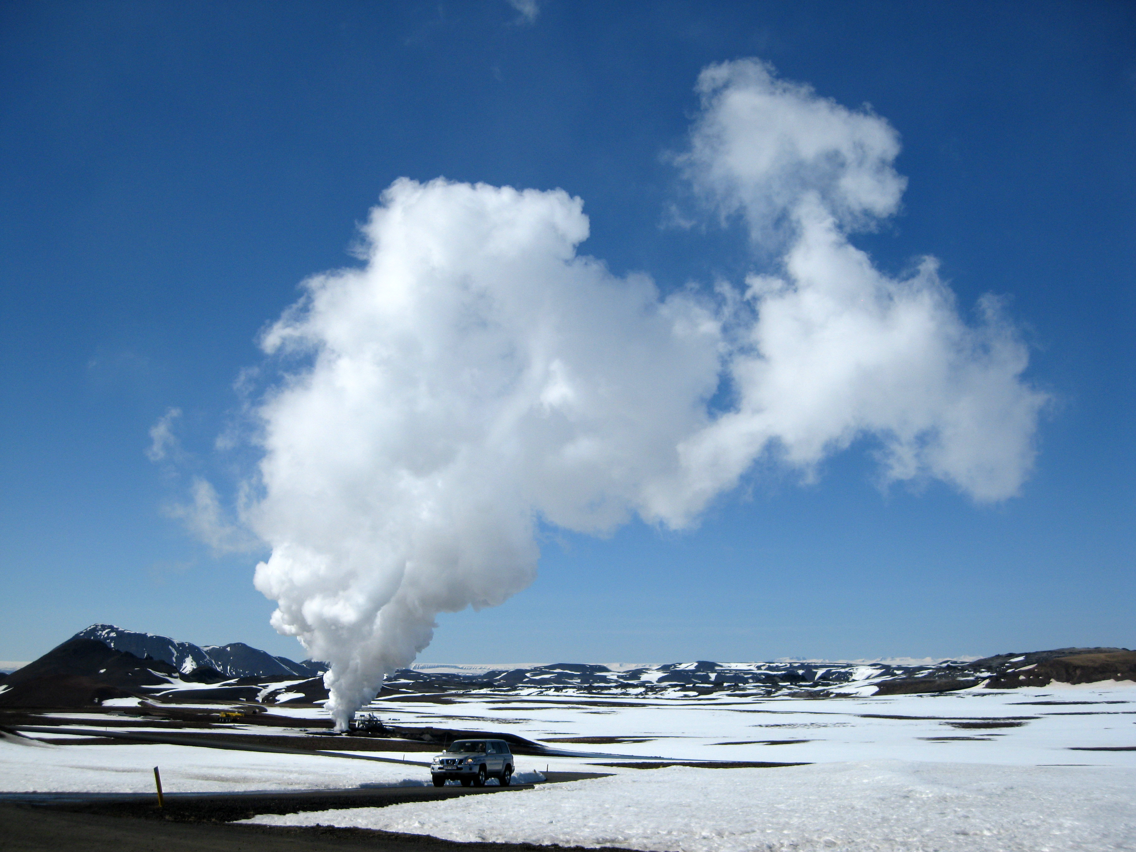 Geothermal energy. Геотермальная Энергетика. Геотермальная электростанция Хеллишейди. ГЕОЭС В Исландии. Геотермальная энергия Беларуси.