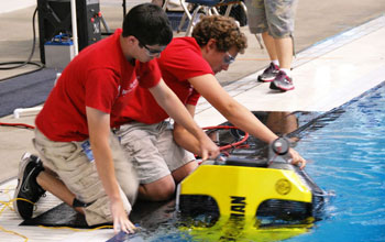 Students launch remote underwater vehicle