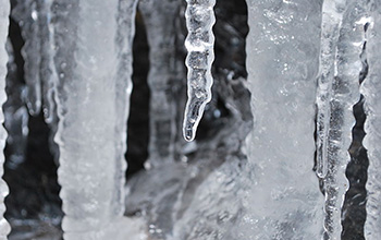 Frozen in time: Nanodrops of water turn into ice.