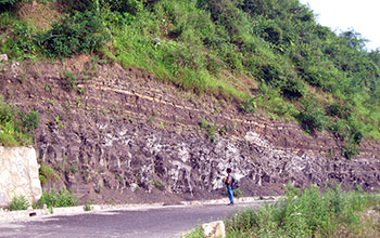 Examining the Doushantuo Formation sediments in the Yangtze Gorges