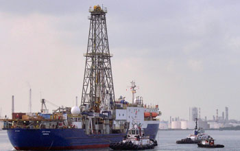 Photo of drillship JOIDES Resolution Honolulu Harbor.